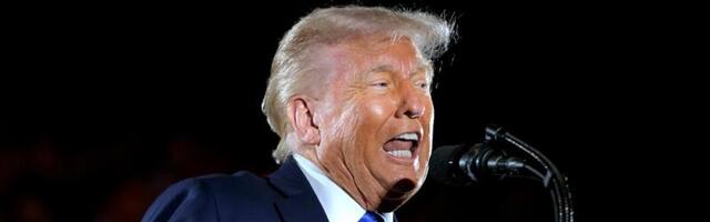 Trump Says ‘Internet People’ Are ‘Kissing My Ass’ in Bizarre Speech