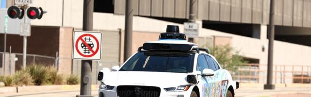 DoorDash will use Waymo’s robotaxis for delivery in Phoenix