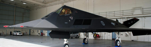 Which Military Jets Have A V-Tail And Does It Help Them Fly?