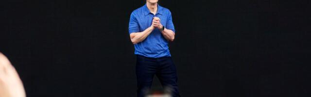 Apple CEO Tim Cook Buys $3 Million of Nike Shares