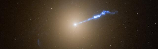 Gargantuan Gamma-Ray Flare Seen Spewing From Supermassive Black Hole