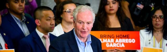 This senator met with Abrego Garcia in El Salvador. He tells us what he saw.