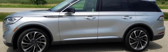 The 2023 Lincoln Aviator Black Label AWD Grand Touring Hybrid Midsize Luxury SUV