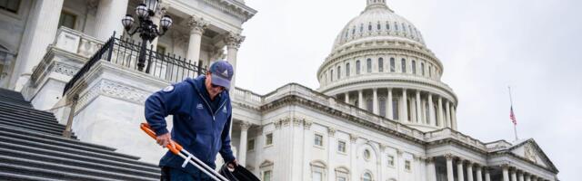 Federal workers are pinching pennies during the shutdown: 'I'd love to come to work, but may not have gas money.'