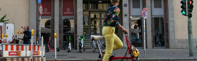 Uber leaves door open to Delivery Hero takeover by increasing stake