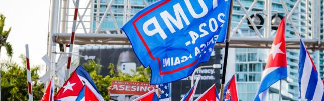 Democrats’ latest problem: 1 in 5 Latino voters are considering switching parties