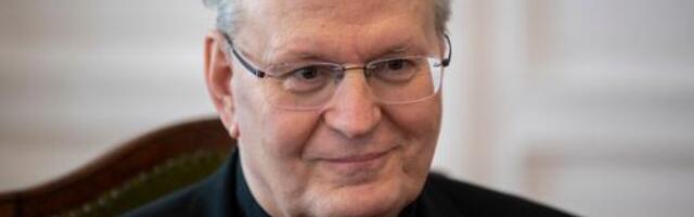 Which cardinals are seen as contenders to be the next pope?