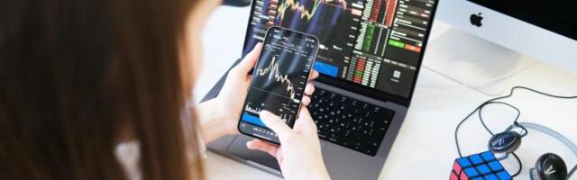 Bitcoin underperforms risk assets as record 9th day of ETF outflows signal waning demand