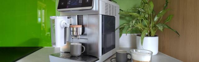 I spent two weeks with the gorgeous Philips Café Aromis espresso machine, and creating delicious custom coffees has never been so much fun