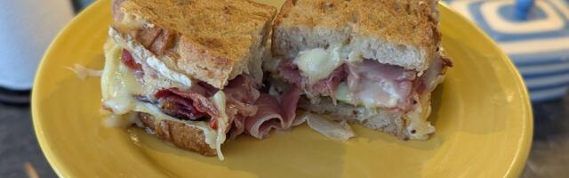 My Grilled Cheese Hack Has the Perfect Crunch, Amazing Cheese Pull and Zero Babysitting