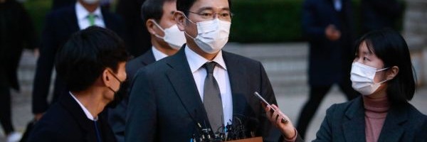 Samsung vice chairman Jay Y. Lee faces nine-year sentence in bribery case