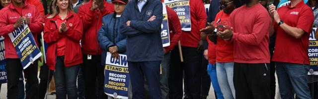 The dockworkers' strike is a test for Biden — and complicates an already dizzying 2024 presidential race