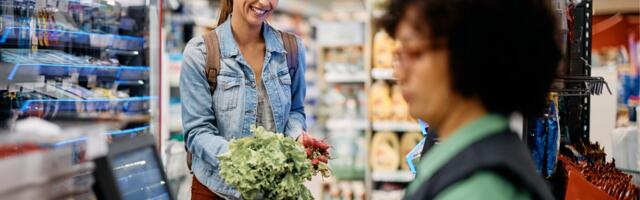 Psychology says people who organize their groceries on the checkout belt a certain way reveal these 8 personality traits cashiers notice immediately