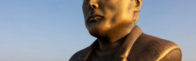 Tech Bros Are Obsessed With Statue-Maxxing