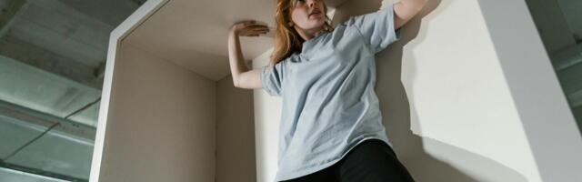 The people who stay calm when everyone else panics aren’t brave. They learned very early that someone in the room had to function, and their body volunteered before their mind had a choice. The cost shows up decades later in ways no one connects back to that original moment.