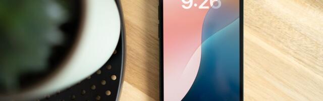Apple will let everyone set new default phone and messaging apps with iOS 18.2