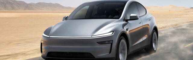 These Tesla Drivers Claim Their 'Full Self Driving' EVs Tried To Drive Onto Active Train Tracks
