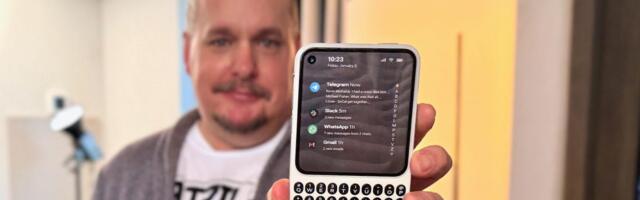 My Clicks Communicator Hands-On: Boldly Going Where Phones Have Been Before