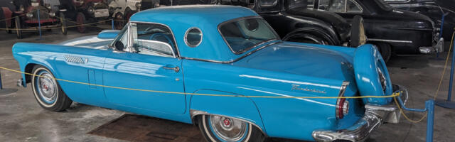 What Year Did The Ford Thunderbird Have Portholes?
