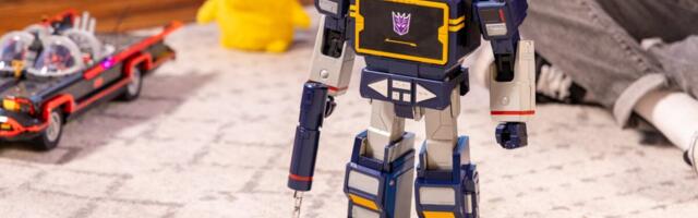 Robosen’s $1,400 Soundwave Transformer Is a Sick Robot and Sad Bluetooth Speaker