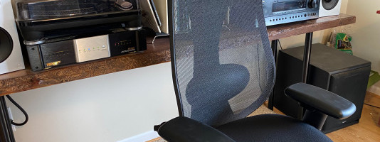 The $900 tCentric Hybrid chair is a solid Aeron alternative