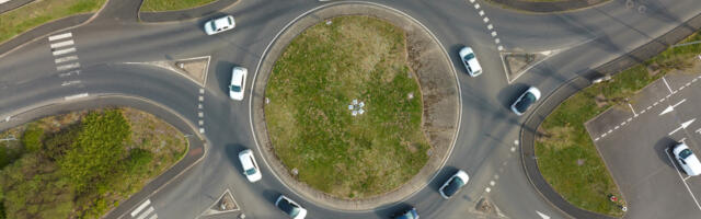 Should You Use Your Turn Signal At A Roundabout? These Lawmakers Say 'No'