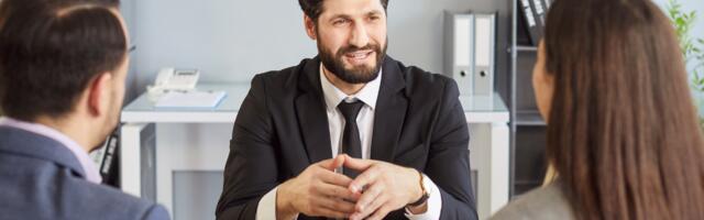 8 social signals that quietly say “don’t mess with me” without being rude