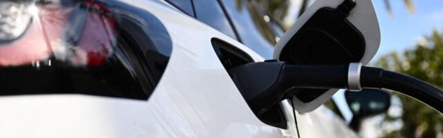 More and More Lampposts in California, New York, and Connecticut Will Soon Charge EVs