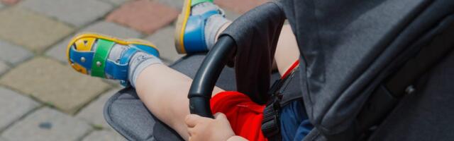 I found making friends as a new mom so hard. A stranger on the street changed everything.