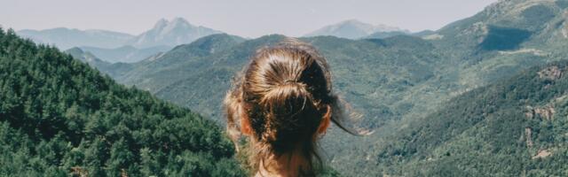 One of the simplest ways to feel less stressed may cost nothing: on days people experience more awe — the vast, the beautiful, the larger-than-us — they report less stress, and ‘awe walks’ seem to lift compassion too