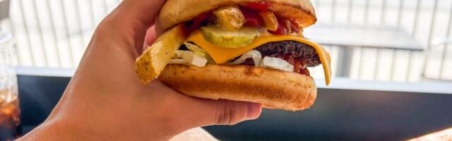 I tried 3 fast-food chains in Canada that you can't get in the US. Here's how they ranked from worst to best.