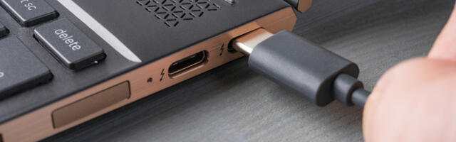 5 Things You Should Never Plug Into Your Laptop's USB Ports (And Why)