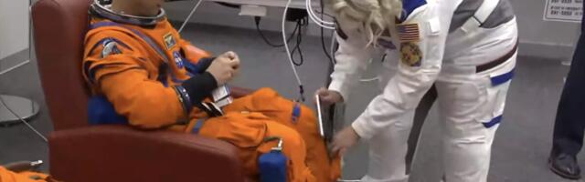 I Regret to Inform You That the Artemis II Astronauts Are Having Lots of Screen Time