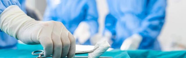 The Last ‘Person’ You Want Handling Your Surgery Is a Hallucinating Robot