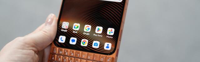 Unihertz’s new QWERTY phone is even more like a Blackberry