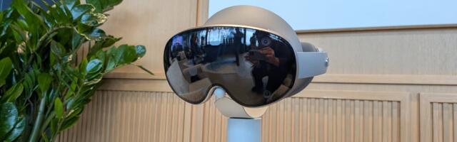 I went hands-on with Samsungs Galaxy XR headset and was left with a big question