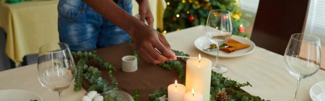 4 mistakes you should never make when hosting for the holidays, according to etiquette experts