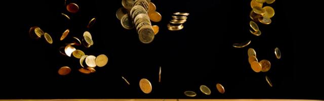 BTC Nosedive to 92K Hits DOGE, XRP Futures Hardest as Liquidations Climb to $1B