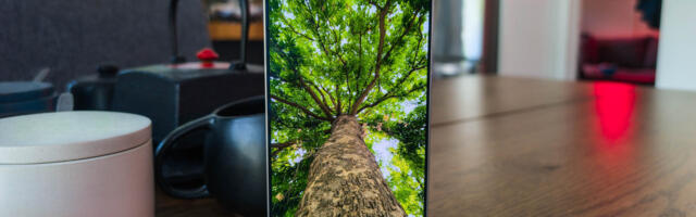 Wallpaper Wednesday: More great phone wallpapers for all to share (July 30)