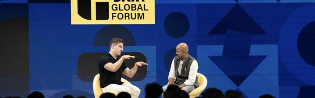 Full Video: Airbnb CEO at Skift Global Forum 2022