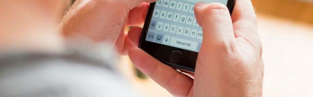 Apple is working on its own Grammarly-inspired keyboard