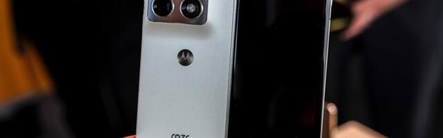 Motorola phones are reportedly injecting affiliate codes into the Amazon app