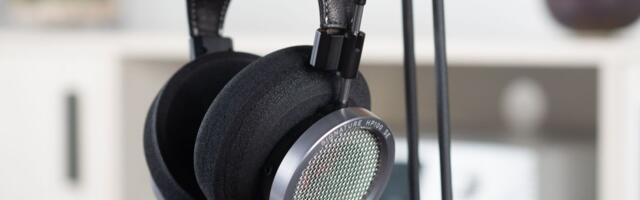 Grado honors its legendary Signature HP1 headphones with the HP100 SE