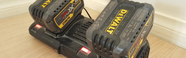 Is Your DeWalt Battery Showing Bars But Won't Power Tools? This May Be The Problem