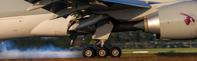 How Hot Do Airplane Brakes Get And How Do They Avoid Brake Fade?