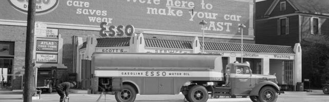 Should You Avoid Filling Up Your Gas Tank When A Fuel Truck Is At The Station?
