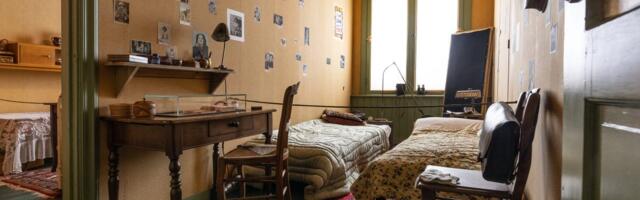 A full-scale recreation of Anne Frank's Secret Annex shows how her family lived in seclusion. Take a look.