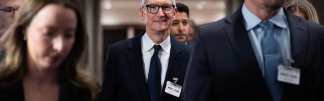 Here's how much Apple CEO Tim Cook made last year