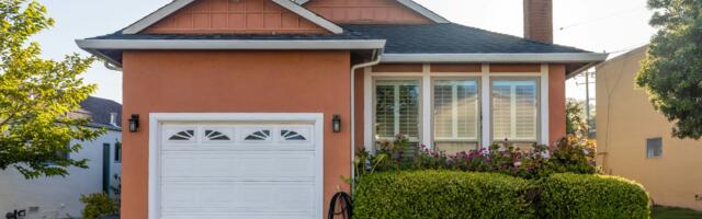 7 things burglars look for that signal no one is home that most people do without thinking