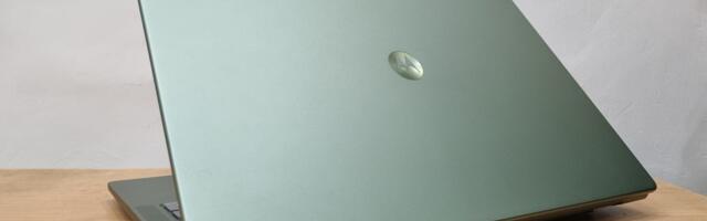 You won’t believe it, but Motorola actually makes a terrific head-turner of a laptop